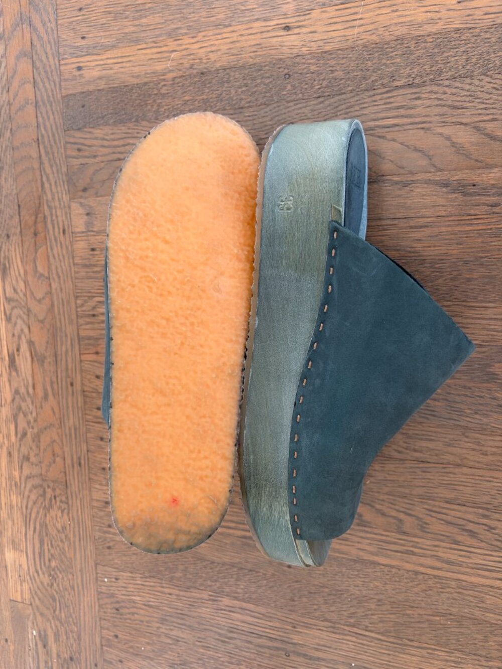 Green Bryr Clogs! - Picture 3 of 4